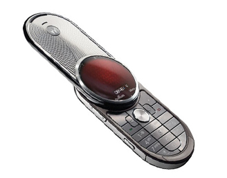 Необычный премиум-телефон Motorola AURA с круглым экраном.