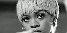 Rihanna в рекламе нижнего белья и джинсов