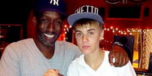 Bieber спелся с Boyz II Men